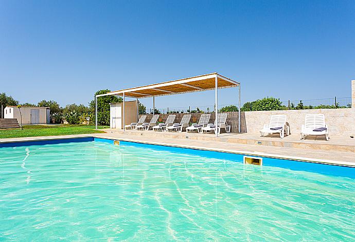 Private pool, terrace, and garden . - Villa Akos . (Галерея фотографий) }}