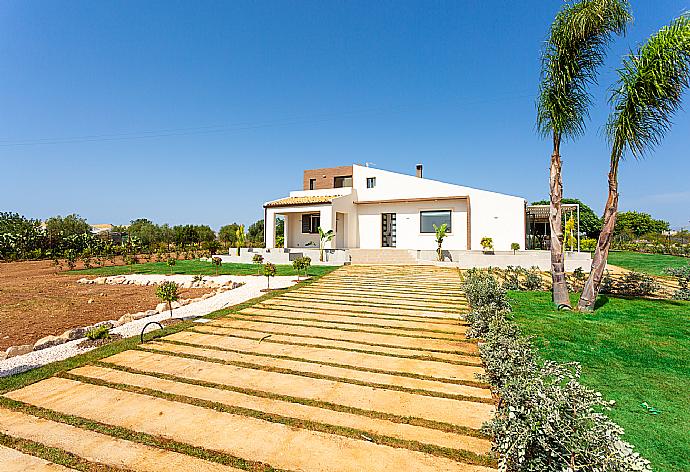 Driveway  . - Villa Akos . (Photo Gallery) }}