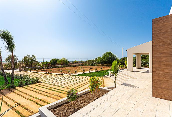 Terrace area . - Villa Akos . (Fotogalerie) }}