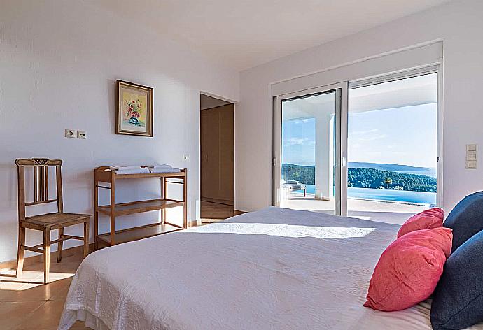 Double bedroom  . - Villa Porfyra . (Photo Gallery) }}