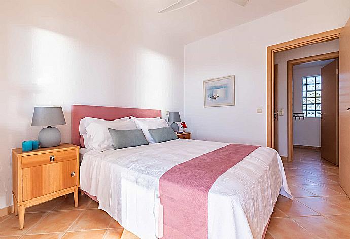 Double bedroom  . - Villa Porfyra . (Photo Gallery) }}
