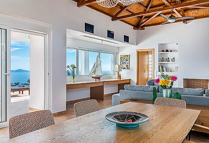 Living area with beautiful furniture  . - Villa Porfyra . (Galería de imágenes) }}
