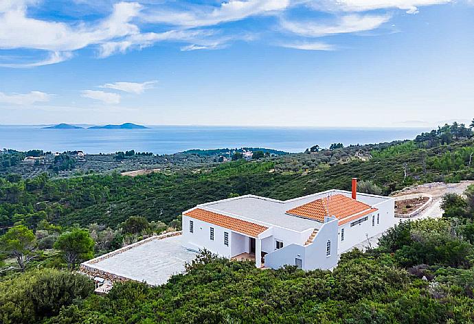 Aerial view of the Villa  . - Villa Porfyra . (Galleria fotografica) }}