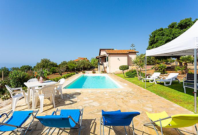 Beautiful villa with private pool, terrace, and garden . - Villa Benjamin . (Galerie de photos) }}