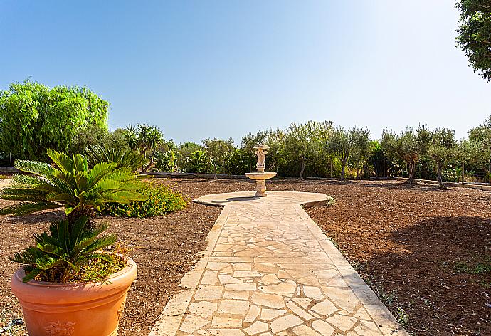 Garden area . - Villa Benjamin . (Fotogalerie) }}