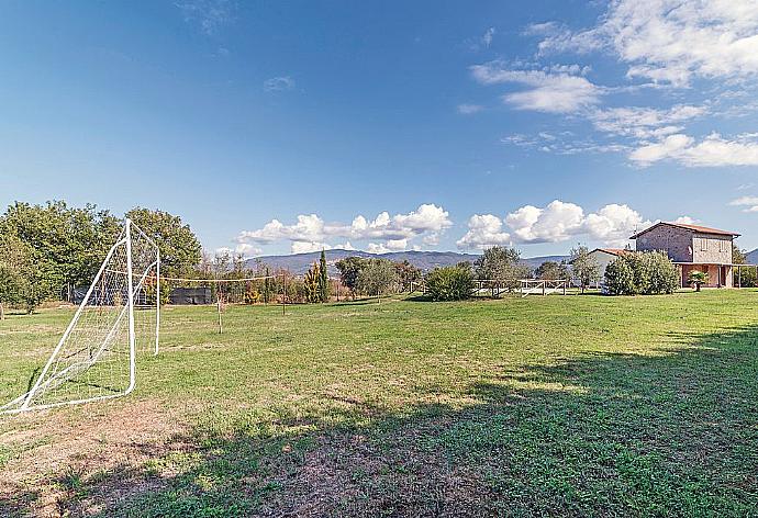 Outdoor area . - Villa San Lorenzo . (Galleria fotografica) }}