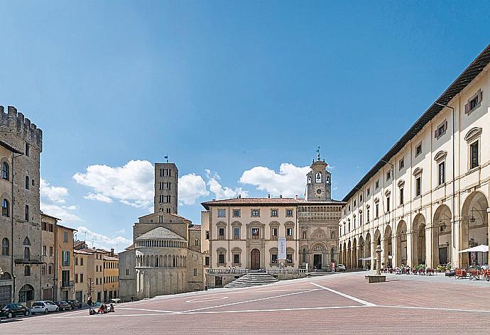 Italy . - Villa San Lorenzo . (Galerie de photos) }}