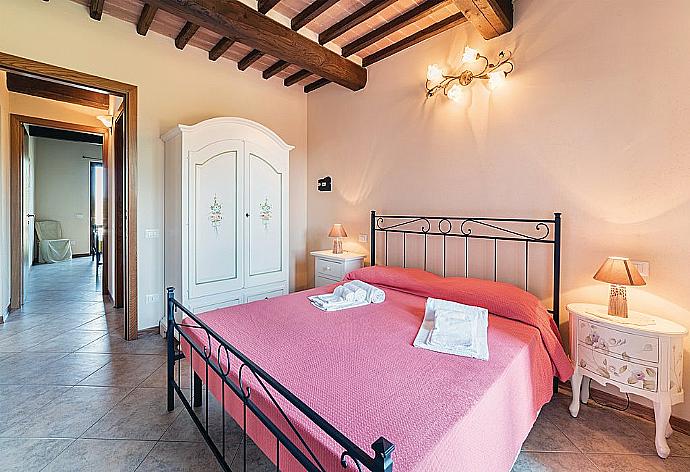 Double bedroom with A/C. . - Villa San Lorenzo . (Photo Gallery) }}