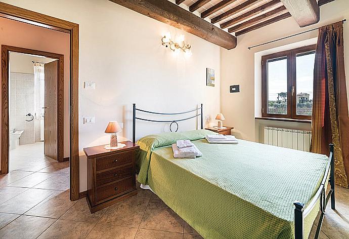 Double bedroom with A/C. . - Villa San Lorenzo . (Galleria fotografica) }}