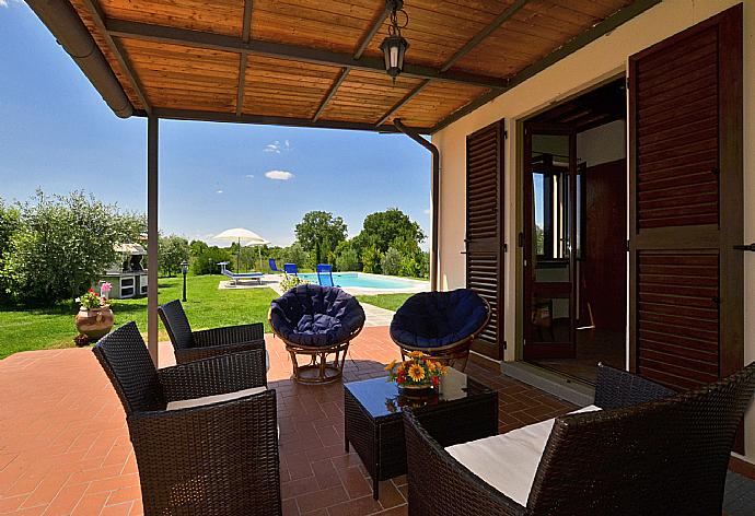 Sheltered terrace area . - Villa San Lorenzo . (Galería de imágenes) }}