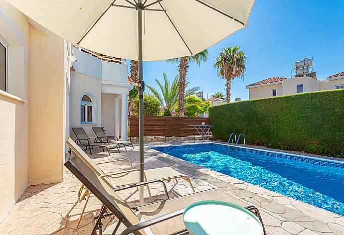 Private pool and terrace . - Villa Coral Aura . (Fotogalerie) }}