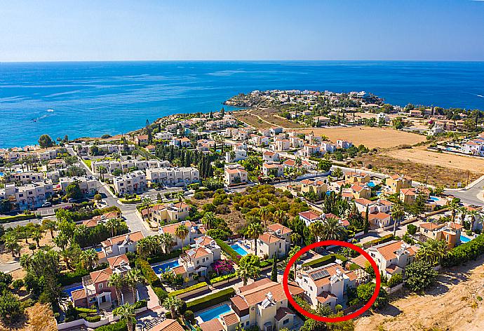 Aerial view showing location of Villa Coral Aura . - Villa Coral Aura . (Fotogalerie) }}