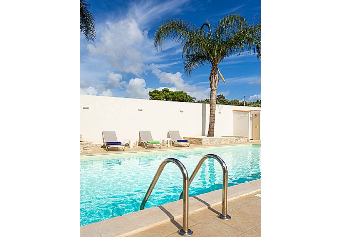 Private pool and large terrace . - Villa Marianna . (Galería de imágenes) }}