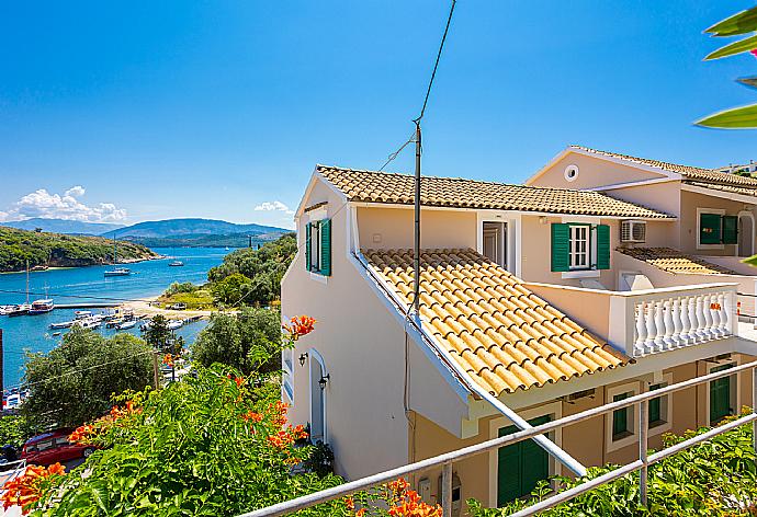 Beautiful apartment with private terrace and sea views . - Anna . (Galleria fotografica) }}