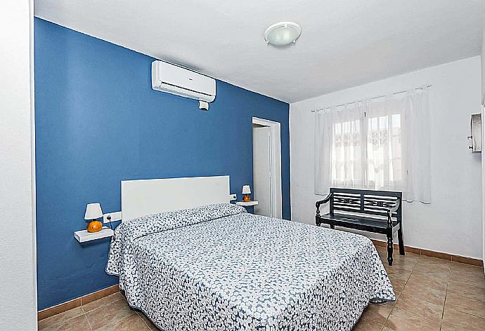 Double bedroom With AC and En Suite Bathroom . - Villa Eugenia . (Photo Gallery) }}