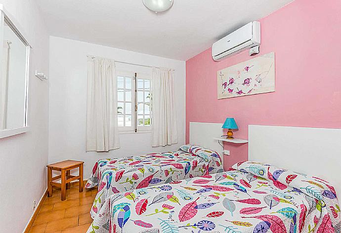 Twin bedroom With AC . - Villa Eugenia . (Photo Gallery) }}