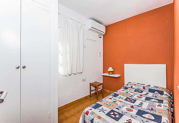 Single bedroom With AC . - Villa Eugenia . (Photo Gallery) }}
