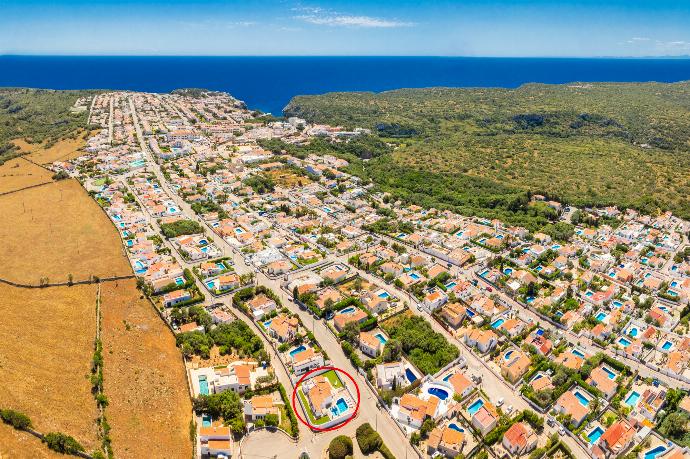 Aerial view showing location of villa . - Villa Eugenia . (Galleria fotografica) }}