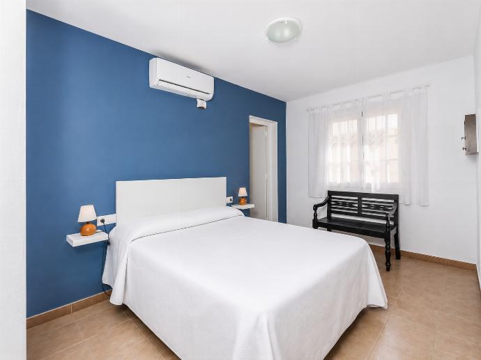 Double bedroom With AC and En Suite Bathroom . - Villa Eugenia . (Galleria fotografica) }}