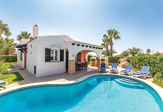 ,Beautiful Villa with Private Pool, Terrace and Garden . - Villa Juana . (Fotogalerie) }}