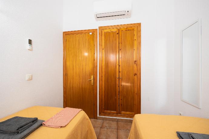 Twin bedroom with A/C . - Villa Juana . (Photo Gallery) }}