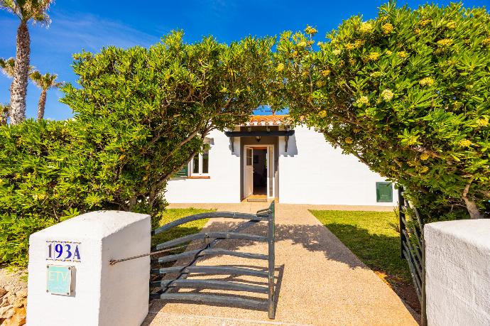 Entrance to villa . - Villa Juana . (Photo Gallery) }}