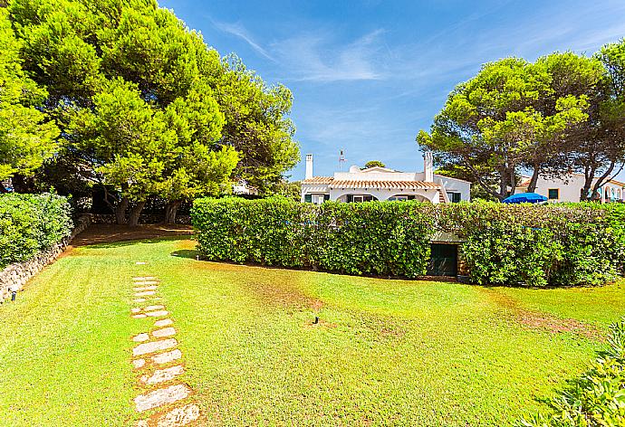 Garden area . - Villa Binimary . (Photo Gallery) }}