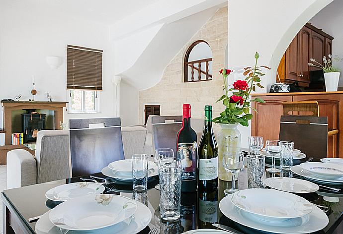 Dining area  . - Villa Aphrodite . (Fotogalerie) }}