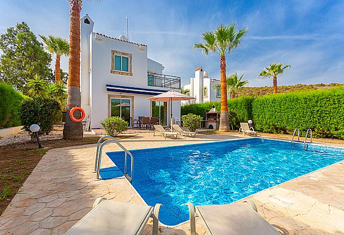 Beautiful villa with private pool and terrace . - Villa Chrysanthemum . (Fotogalerie) }}