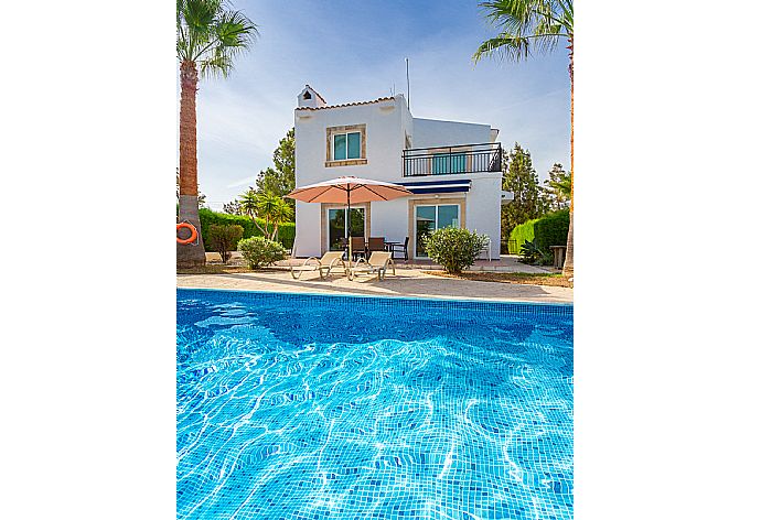 Beautiful villa with private pool and terrace . - Villa Chrysanthemum . (Galerie de photos) }}