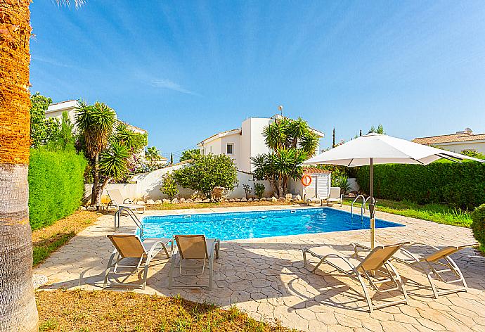 Private pool and terrace . - Villa Cleopatra . (Galería de imágenes) }}