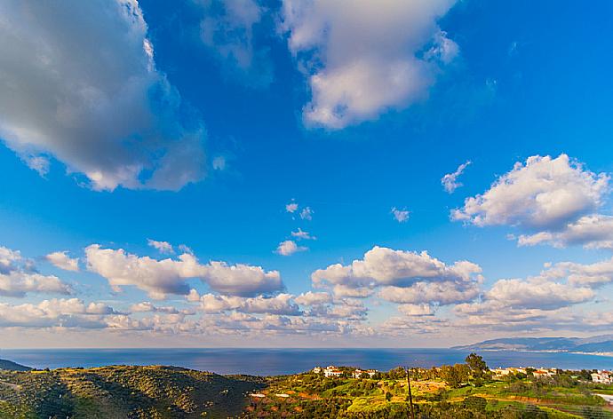 Views . - Villa Maritsa . (Галерея фотографий) }}