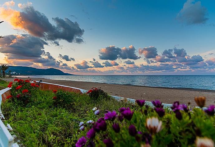 Views  . - Villa Maritsa . (Galleria fotografica) }}