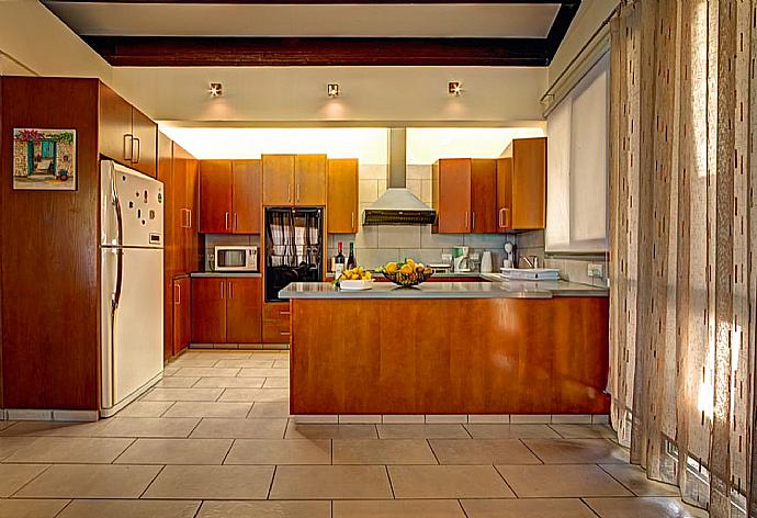 Equipped kitchen . - Villa Nasia . (Photo Gallery) }}