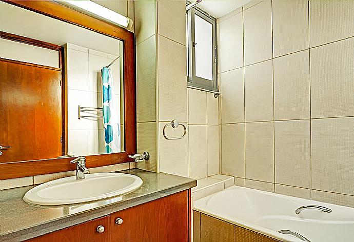 Bathroom with bath and shower . - Villa Nasia . (Photo Gallery) }}