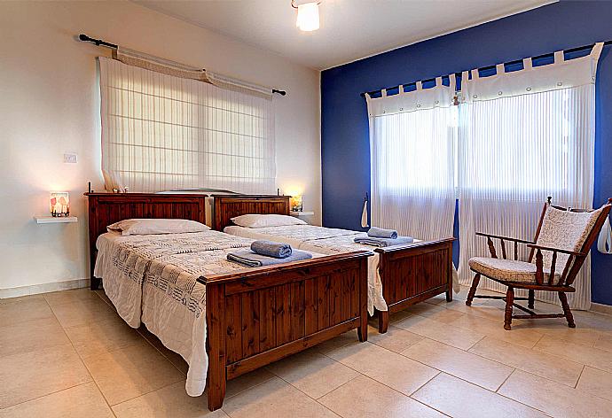 Twin bedroom . - Villa Niki . (Photo Gallery) }}