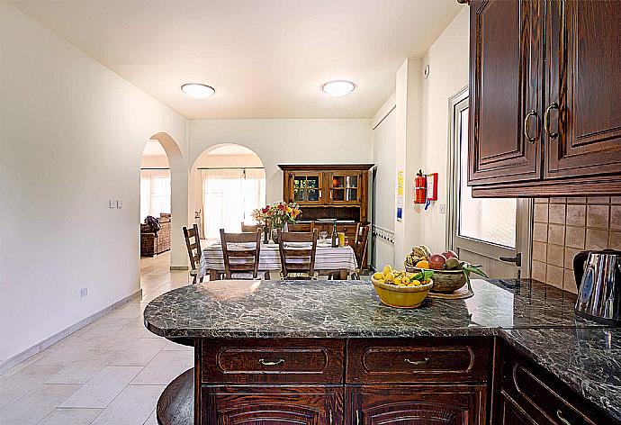 Kitchen  . - Villa Niki . (Fotogalerie) }}