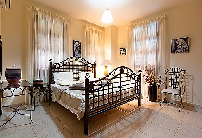 Double bedroom . - Villa Irene Palace . (Galleria fotografica) }}