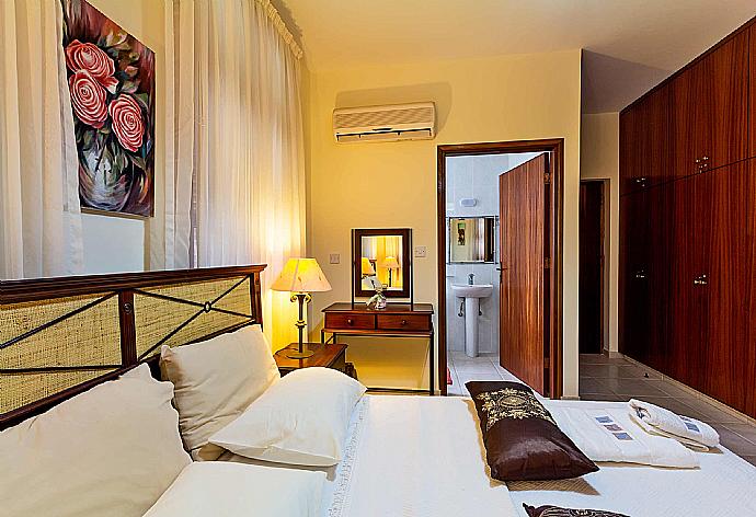 Double bedroom . - Villa Irene Palace . (Photo Gallery) }}