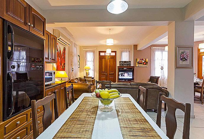 Dining area  . - Villa Irene Palace . (Galleria fotografica) }}