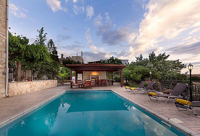 Private pool with terrace area . - Villa Irene Palace . (Galería de imágenes) }}