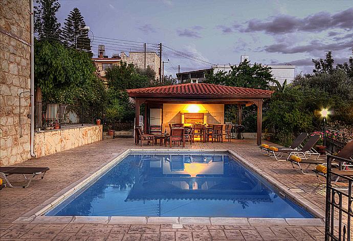 Pool area  . - Villa Irene Palace . (Галерея фотографий) }}