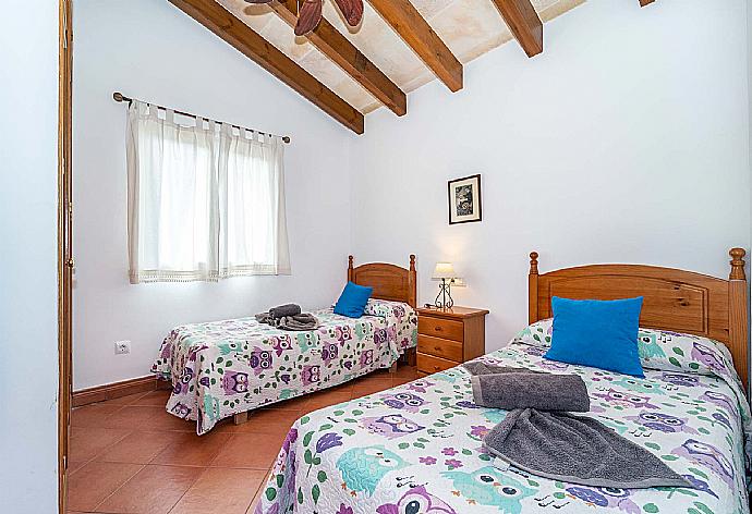 Twin Bedroom . - Villa Kandela . (Fotogalerie) }}