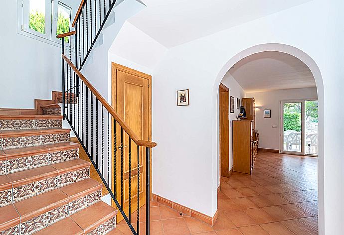 Living room with terrace access . - Villa Kandela . (Galleria fotografica) }}