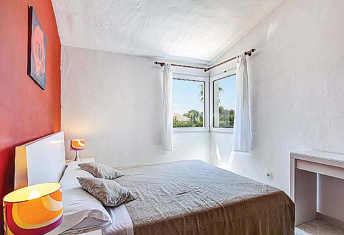 Double Bedroom . - Villa Alberto . (Photo Gallery) }}