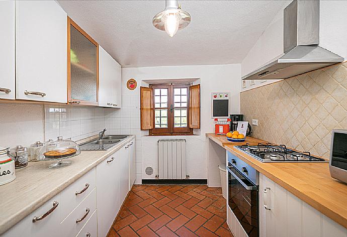 Equipped kitchen . - Villa Mealli . (Fotogalerie) }}