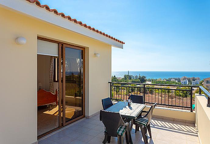 Upper terrace with sea views . - Villa Ellada 2 . (Photo Gallery) }}