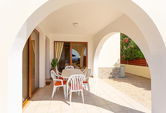 Sheltered terrace area . - Villa Ellada 2 . (Photo Gallery) }}