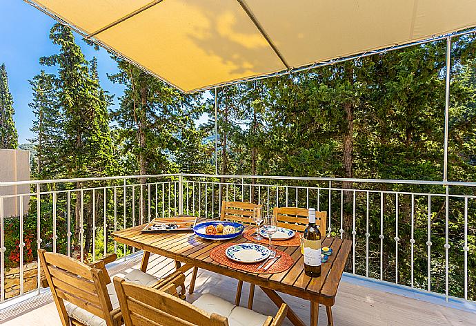 Sheltered terrace area with woodland views . - Villa Alexandros . (Galleria fotografica) }}