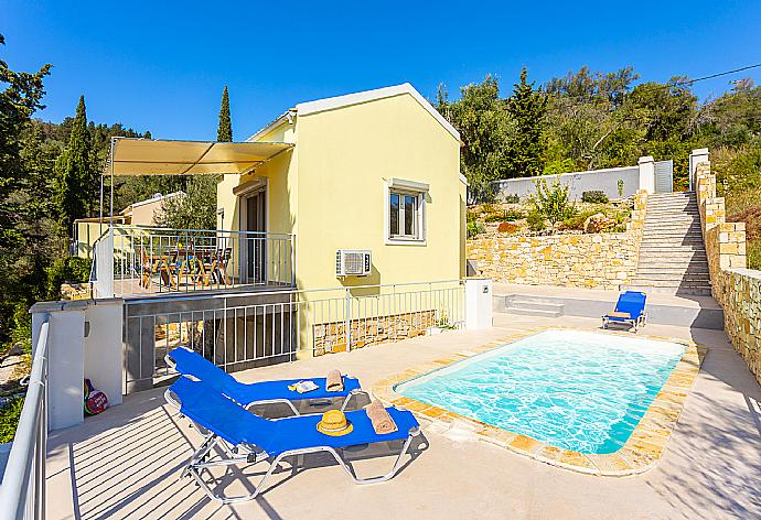 ,Beautiful villa with private pool and terrace with woodland views . - Villa Ifigeneia . (Galerie de photos) }}